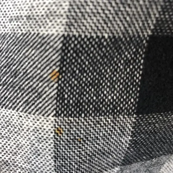 Hollister Men's Black & White Plaid Long Sleeve Flannel Button-Up Shirt Size XL - Picture 7 of 7